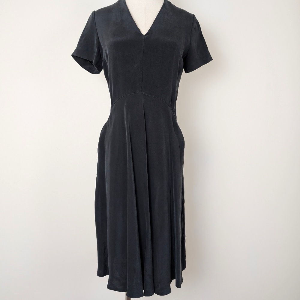 Silk dress. Elegant Black V-Neck Short Sleeve Midi Dress - Picture 13 of 14